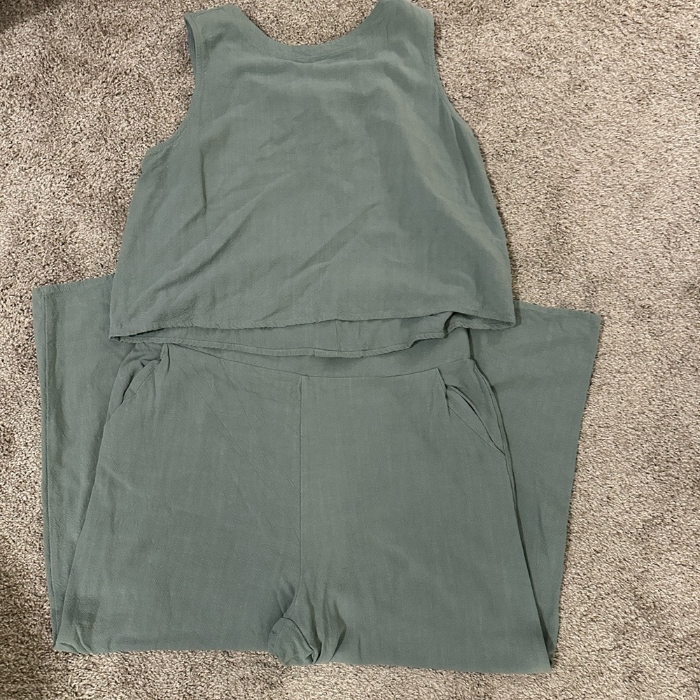 Green Sleeveless Jumpsuit with Wide-Leg Pants